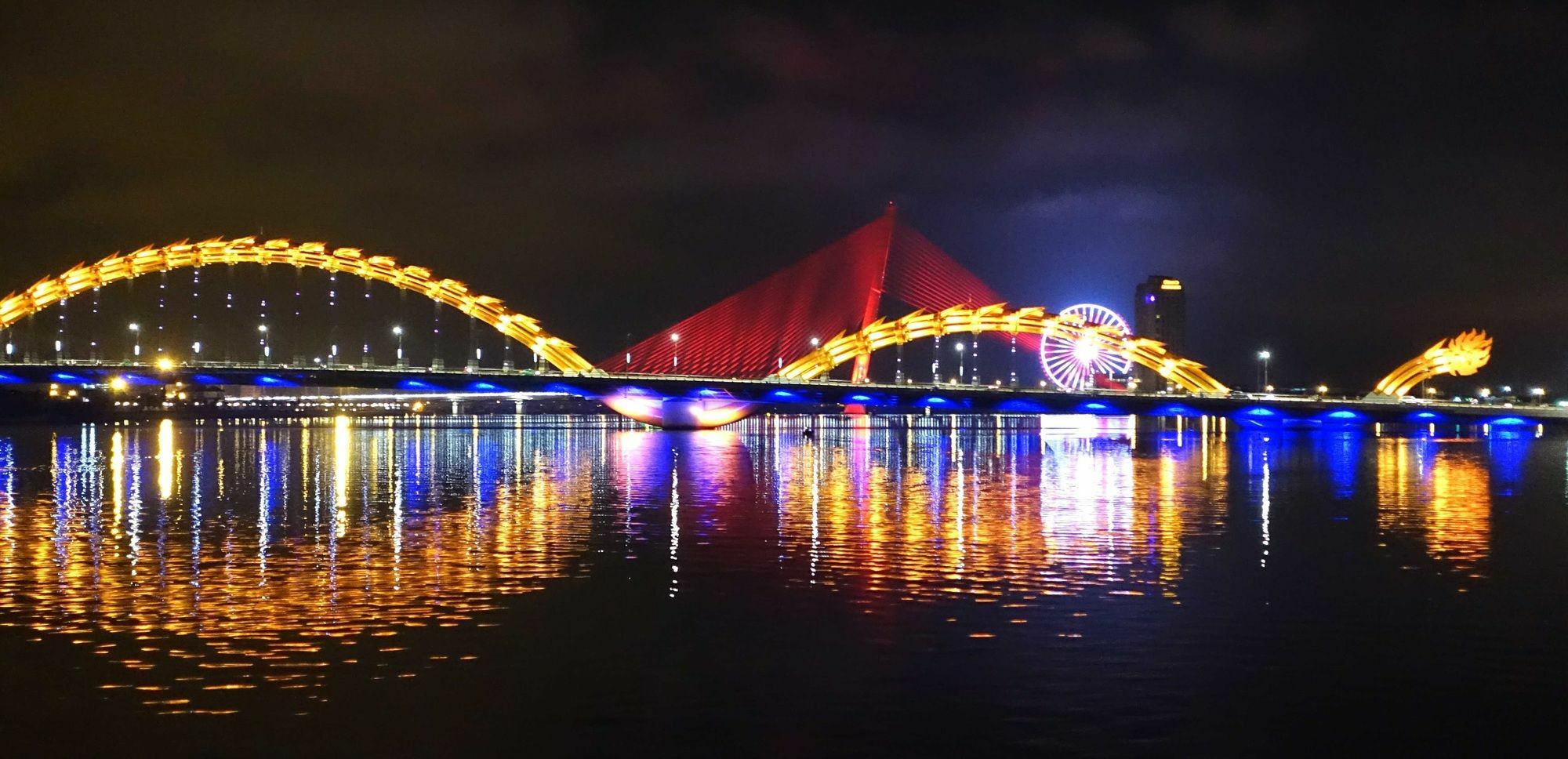 Phuong Tran Apartment And Hotel Da Nang Exterior foto